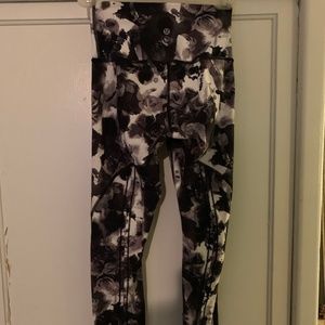 lululemon 3/4 cropped Leggings
